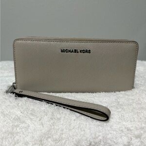 Michael Kors Cement Continental Jet Set Travel Wallet Wristlet